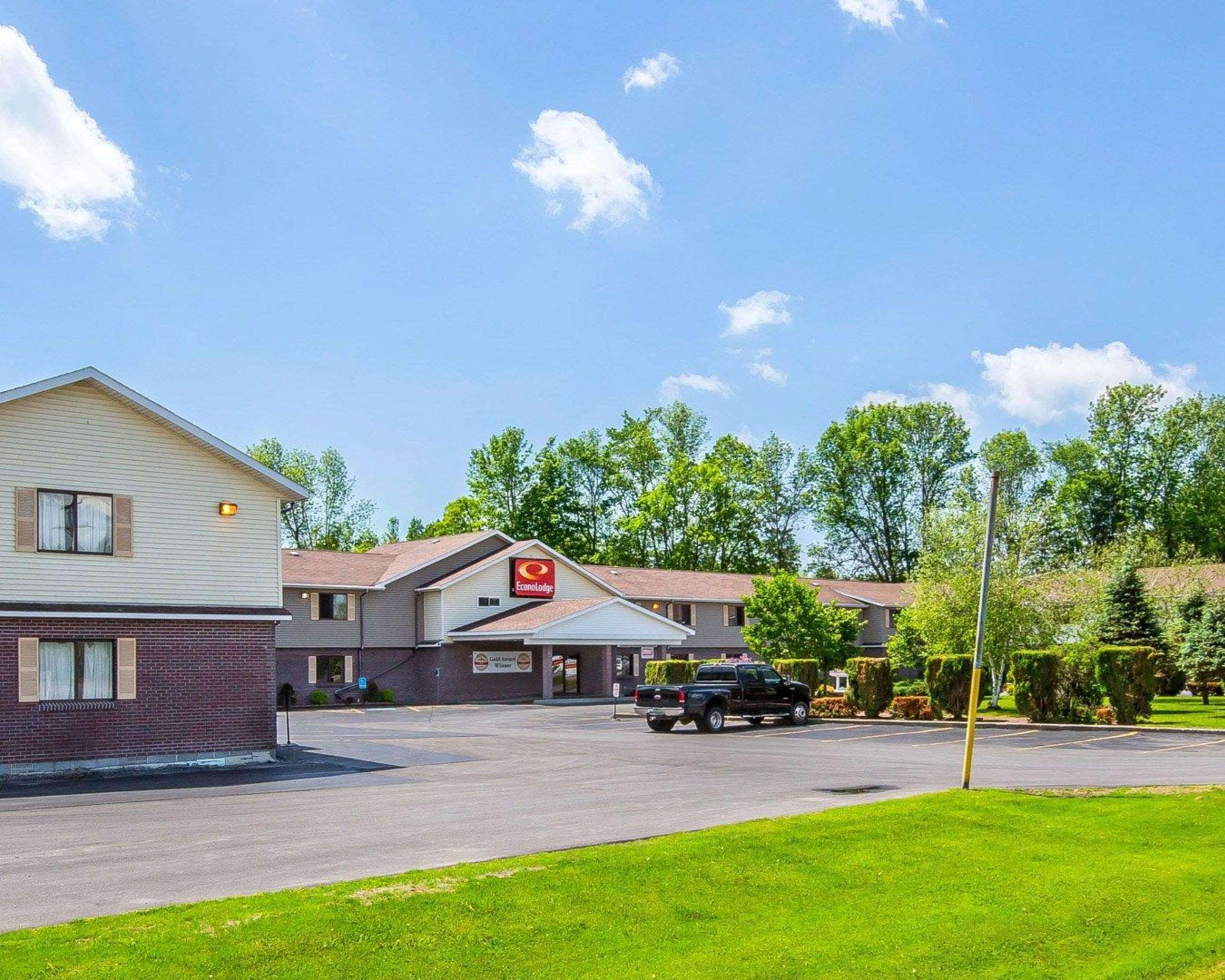 Surestay By Best Western Massena Bagian luar foto